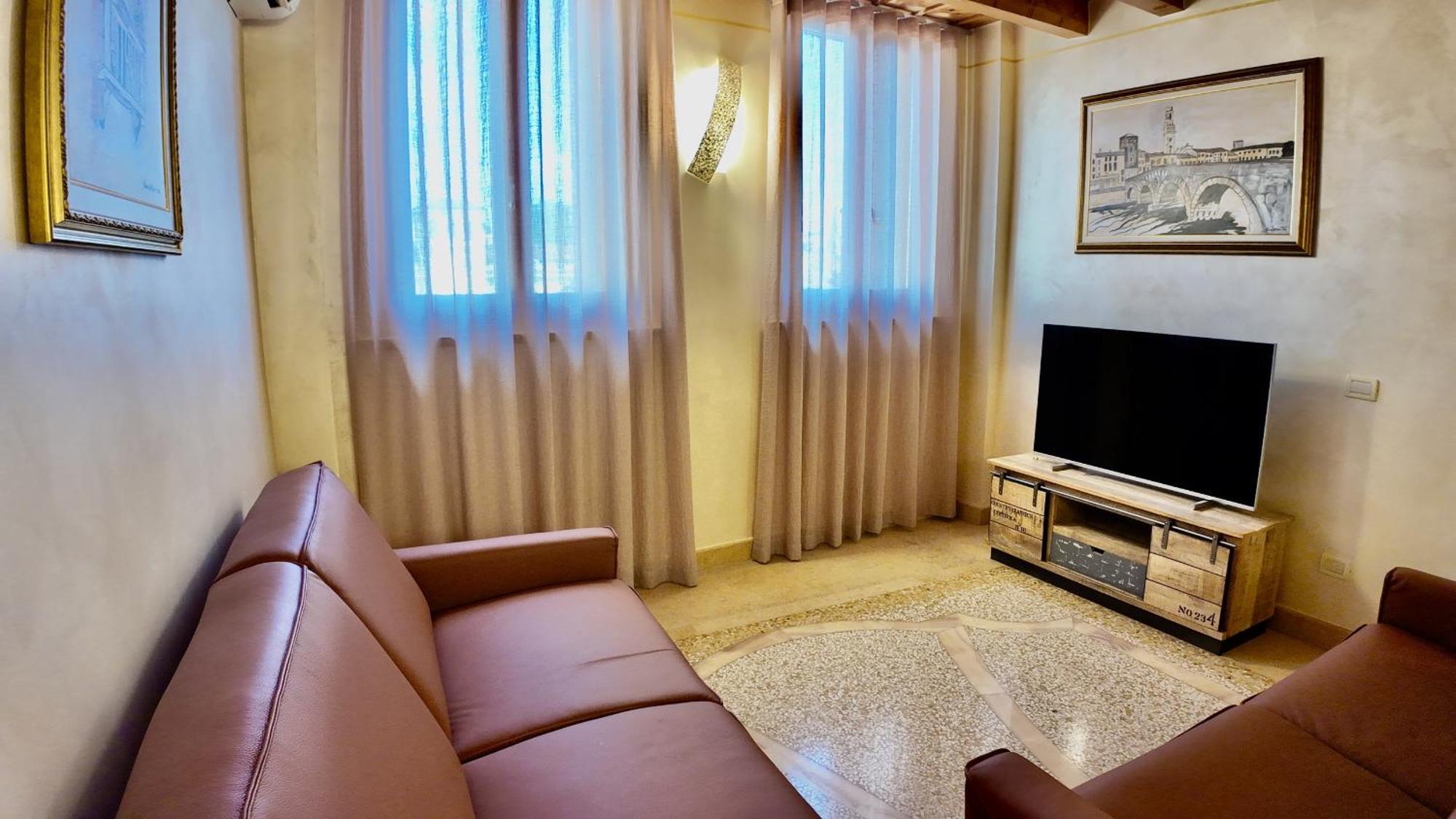 Mgh Luxury - Romeos Penthouse